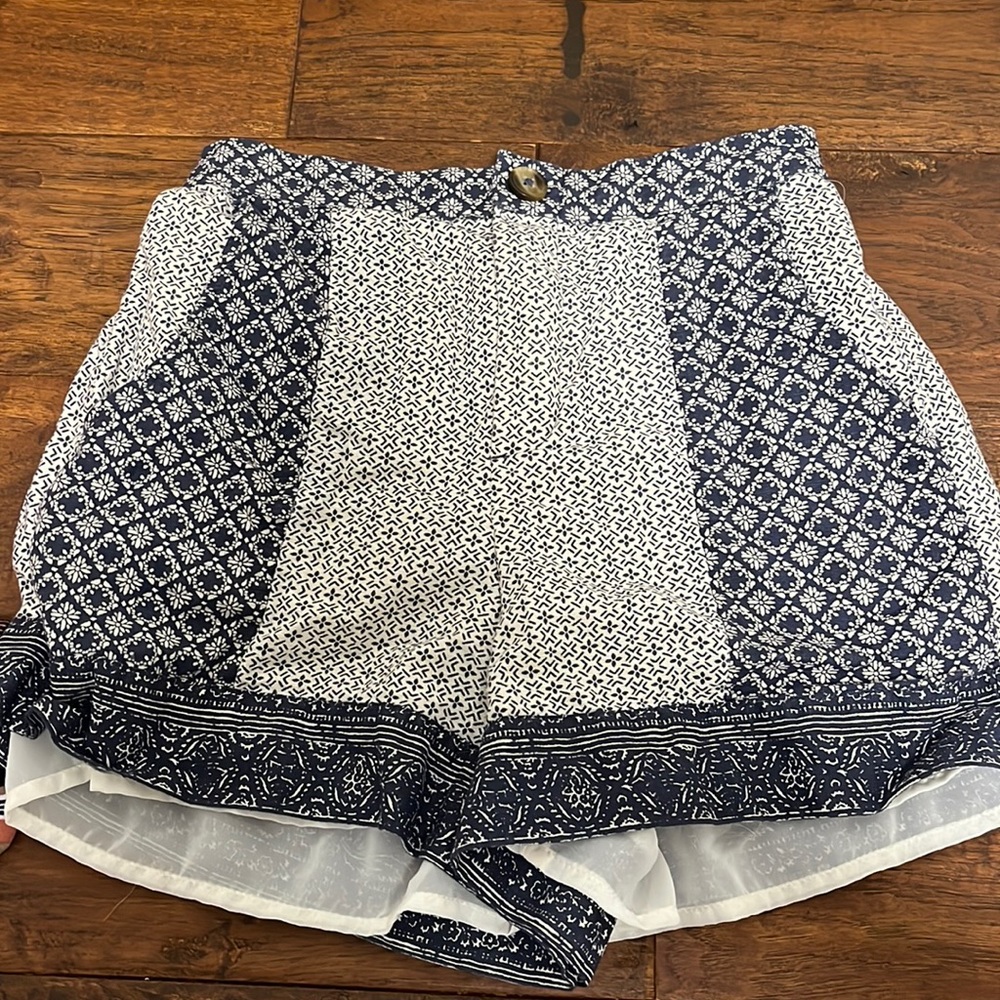 American Eagle bag shorts. Size XS